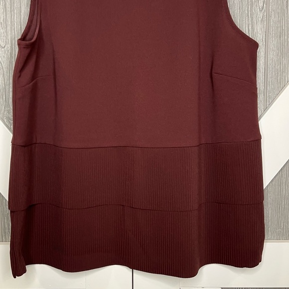 D20.18 Ann Taylor Tiered Knit Shell Tank Blouse Burgundy Size M - Picture 3 of 7